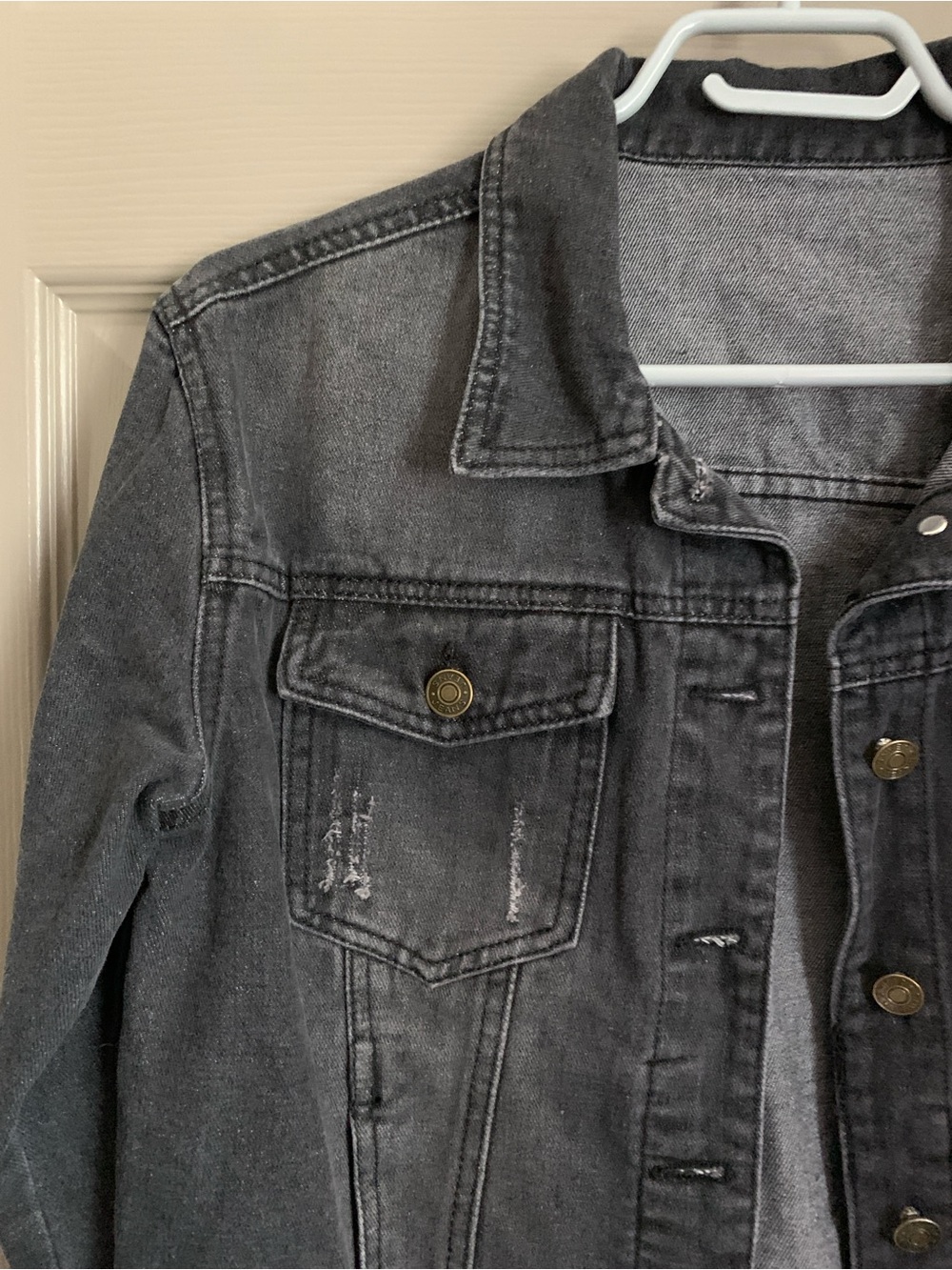 Stretch Denim Trucker Jacket Size M Charcoal Gray Distressed Gold Buttons Y2K - Picture 2 of 12